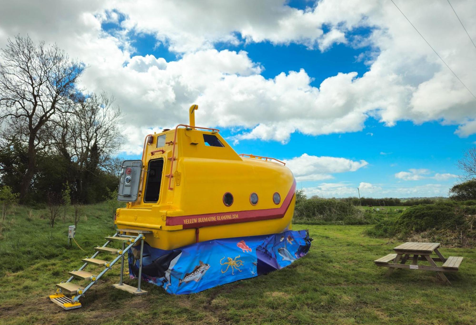 The Yellow Submarine Чеддер Экстерьер фото